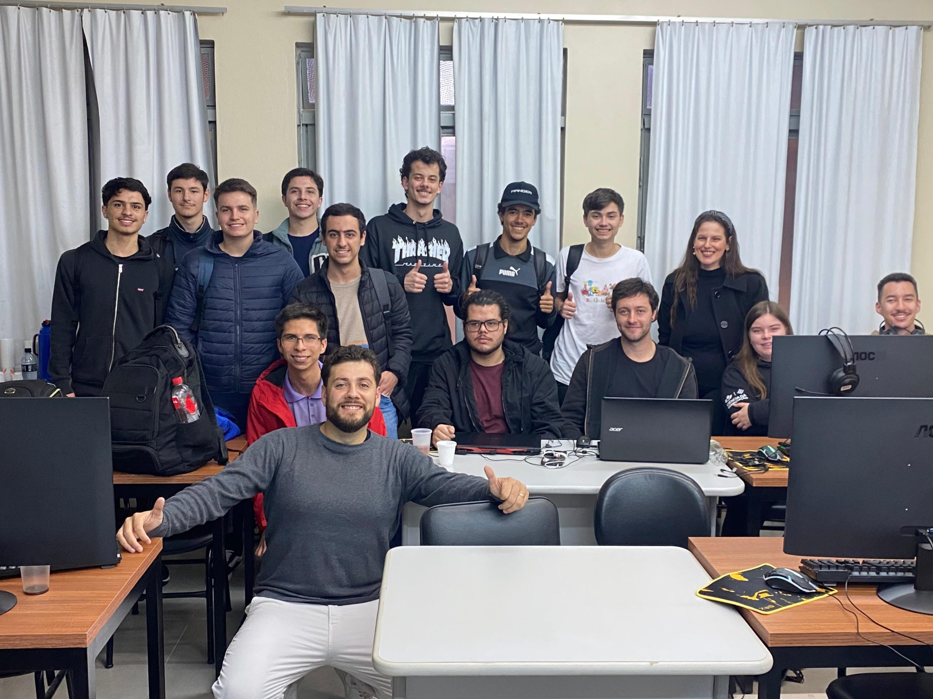 Acadêmicos de Ciência da Computação desenvolvem projetos inovadores na área de Eletrônica Digital e Automação