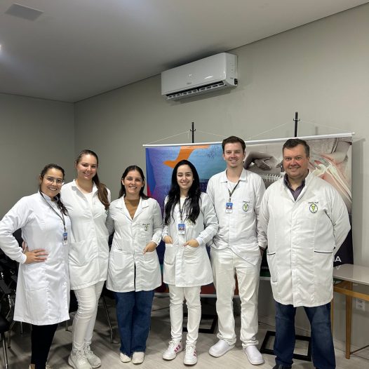 Unicruz participa de ação em homenagem ao Dia das Mães na empresa Simbiose