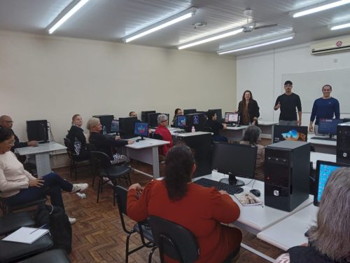 Nova turma do curso de Inclusão Digital para Idosos inicia atividades na Unicruz