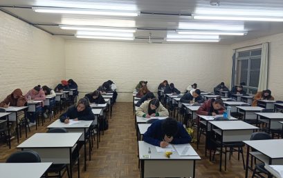 Jovens enfrentam o frio e realizam prova do Programa Jovens Brilhantes 2025