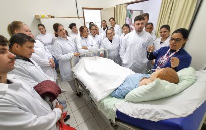 VISITAÇÃO NOS LABORATÓRIOS