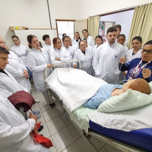 VISITAÇÃO NOS LABORATÓRIOS