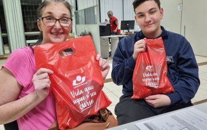 MÃE E FILHO SÃO OS PRIMEIROS MATRICULADOS