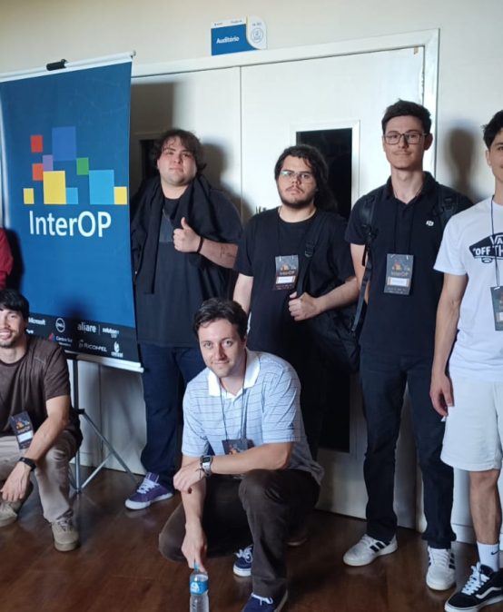 ACADÊMICOS NO InterOP 2025
