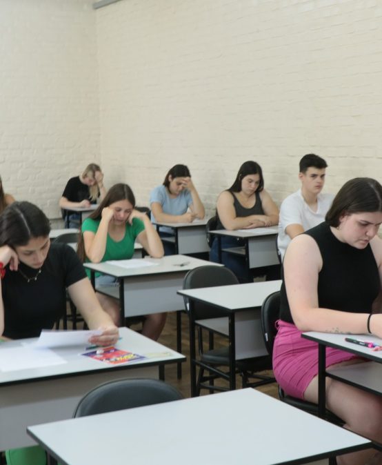 VESTIBULAR JOVENS BRILHANTES CONFIRMA 320 INSCRIÇÕES