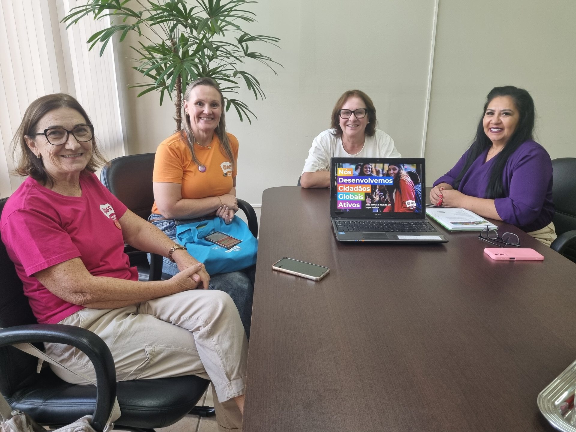 TERMO DE COOPERAÇÃO COM ORGANIZAÇÃO DE INTERCÂMBIO CULTURAL TERMO DE COOPERAÇÃO COM ORGANIZAÇÃO DE INTERCÂMBIO CULTURAL