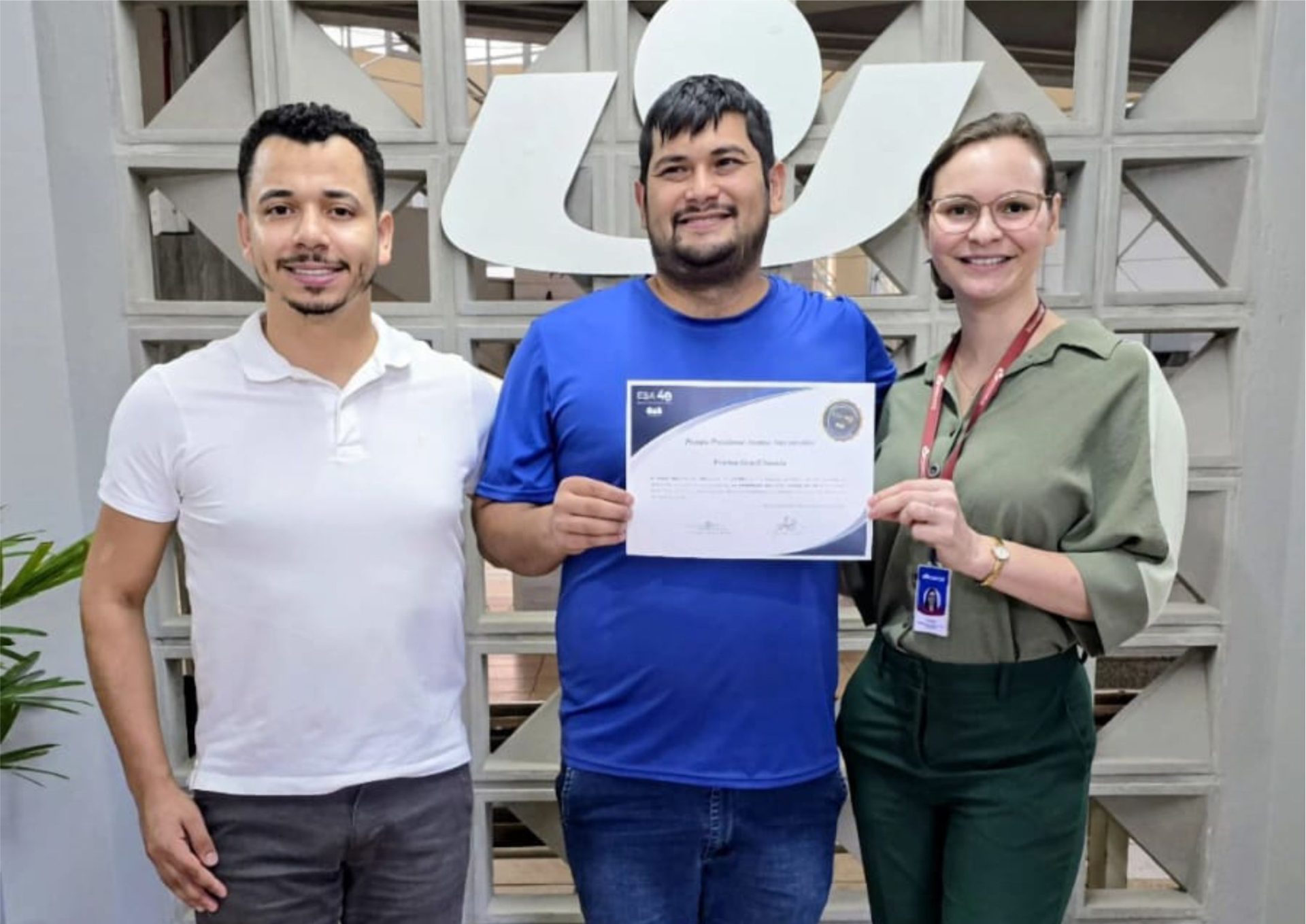 FORMANDO DEU EXEMPLO DE SUPERAÇÃO FORMANDO DEU EXEMPLO DE SUPERAÇÃO