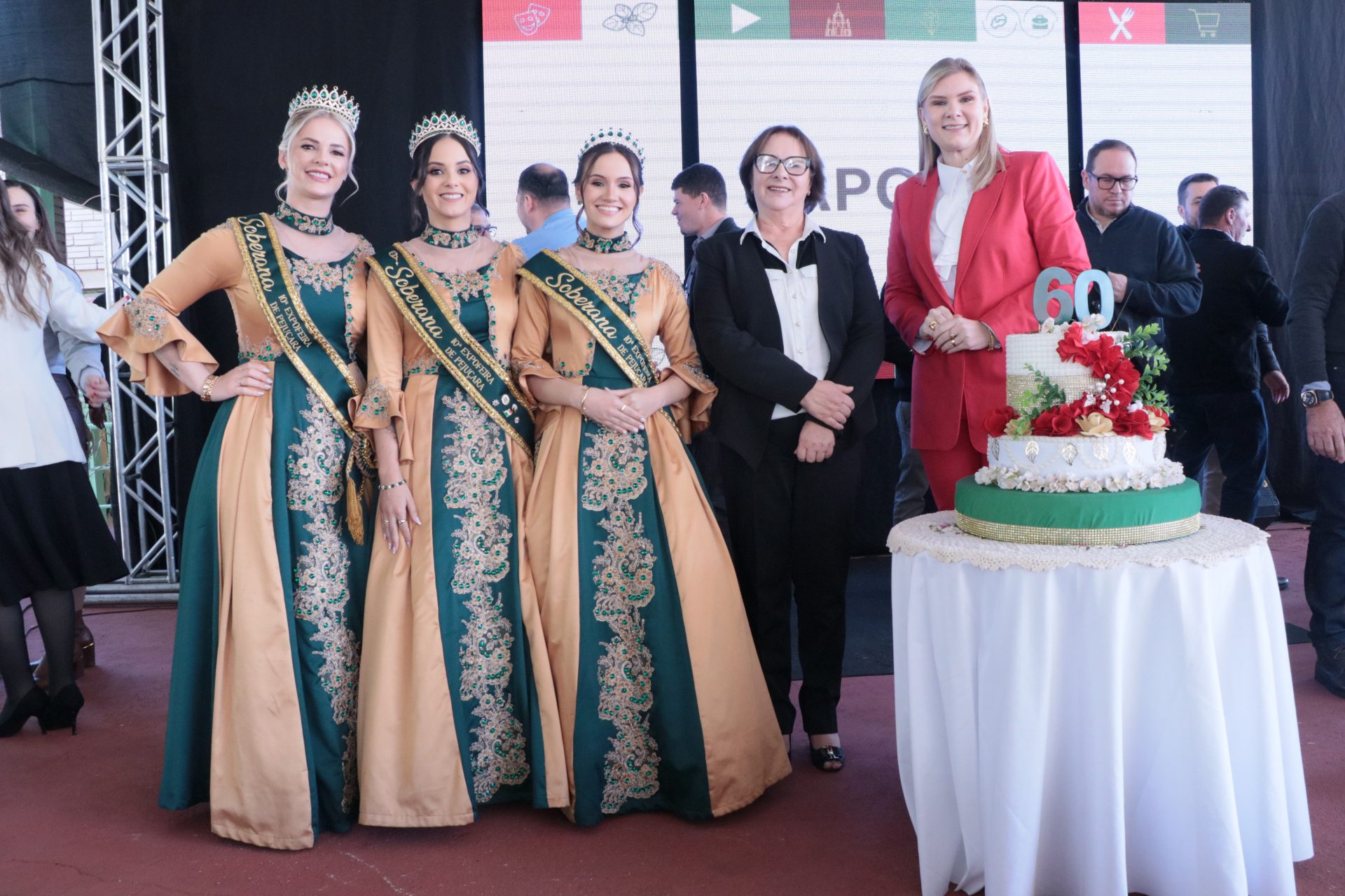 UNICRUZ PRESENTE NA 10ª EXPOFEIRA DE PEJUÇARA UNICRUZ PRESENTE NA 10ª EXPOFEIRA DE PEJUÇARA