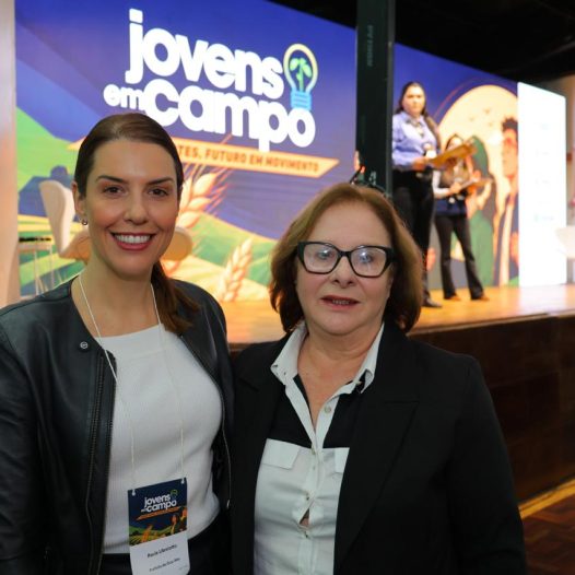 REITORA PRESENTE NO 11º JOVENS EM CAMPO