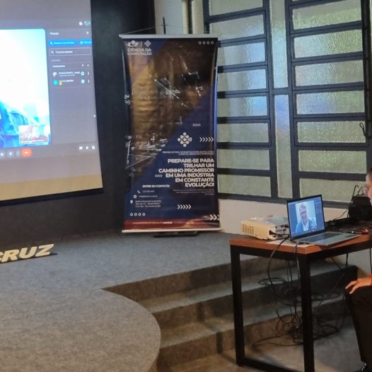 PALESTRA: PSICÓLOGO ORIENTOU ACADÊMICOS PARA O ENADE